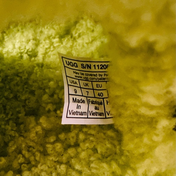 Ugg Slippers - Picture 3 of 5